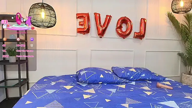 XoxoSky – webcam model profile photo Image 18