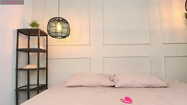 XoxoSky – webcam model profile photo Image 19