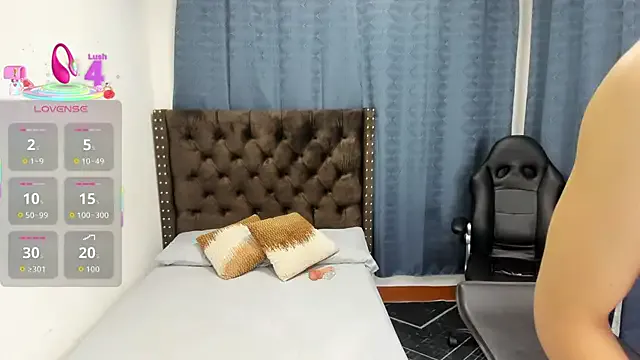 XoxoSky – webcam model profile photo Image 7