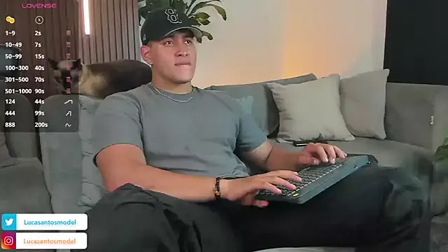 Keep_us_wild – webcam model profile photo Image 10