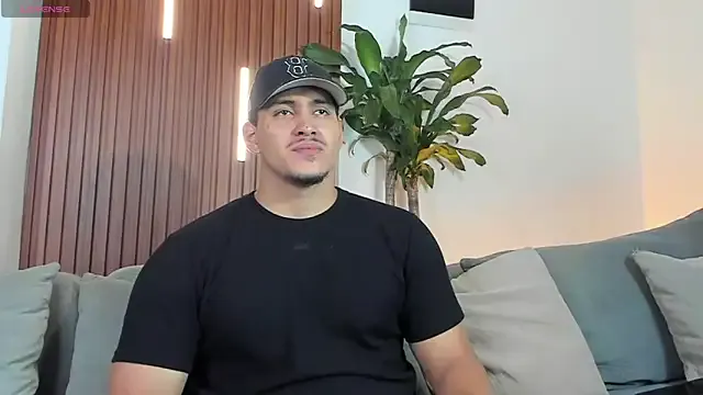 Keep_us_wild – webcam model profile photo Image 2