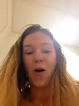 lovehollyann webcam show Image 9