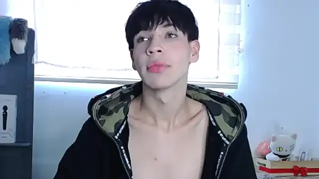 BustyBrunette44 – webcam model profile photo Image 2