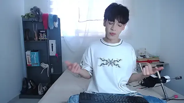 BustyBrunette44 – webcam model profile photo Image 4