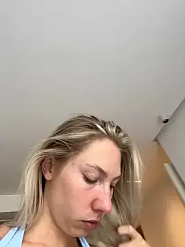 Cherry_Bootyxxxx – webcam model profile photo Image 5