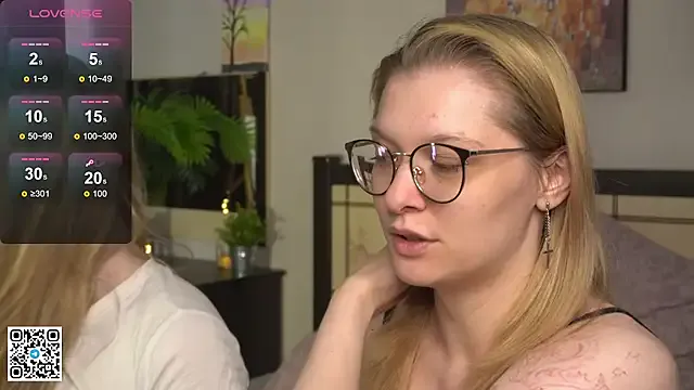 R_Roshni webcam show Image 2