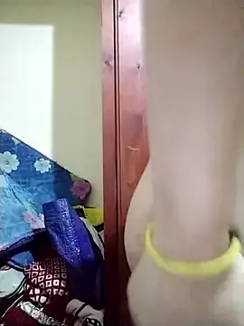 MaishaCobain – webcam model profile photo Image 9