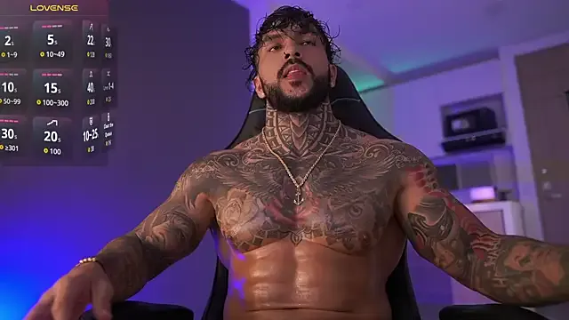 roouse – webcam model profile photo Image 15