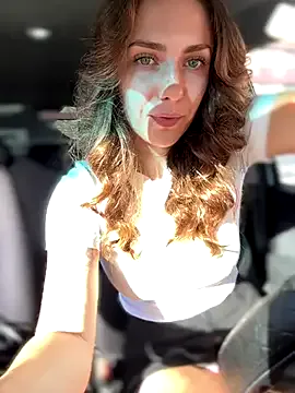 EMYILIA – webcam model profile photo Image 15