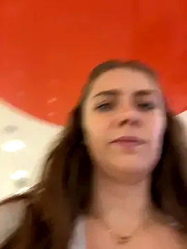 EMYILIA – webcam model profile photo Image 5