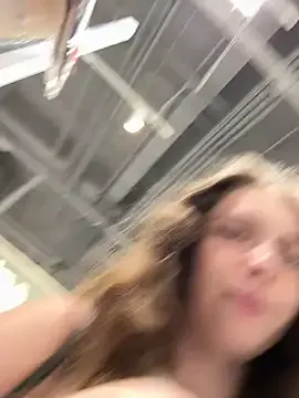 EMYILIA – webcam model profile photo Image 7