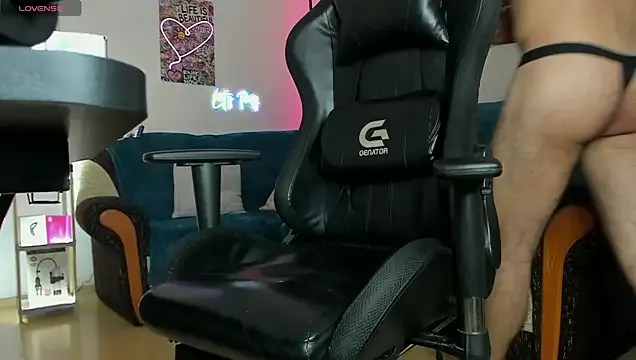 Rakses2 – webcam model profile photo Image 18