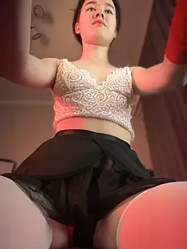 SariMiller – webcam model profile photo Image 10