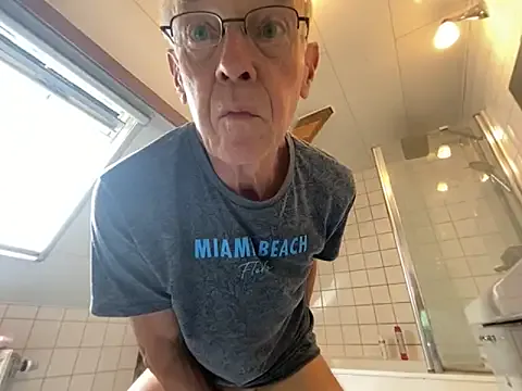 NinaMuller – webcam model profile photo Image 2