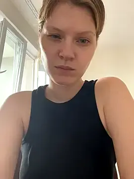 LucianaCas – webcam model profile photo Image 8