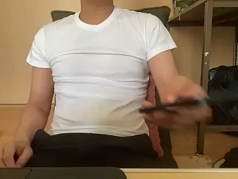 LucySkyvy – webcam model profile photo Image 2