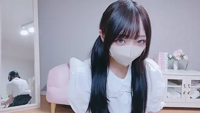 Ttixmila – webcam model profile photo Image 10