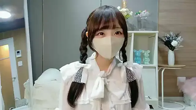 Ttixmila – webcam model profile photo Image 4