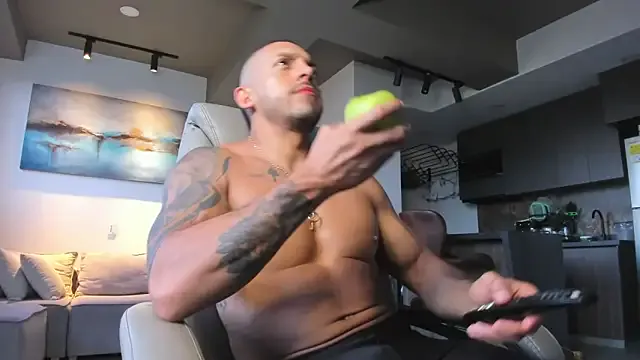 akamilasweetcm101 – webcam model profile photo Image 4