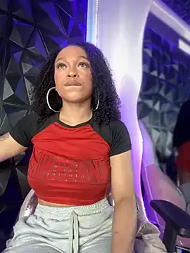 AmiiraSkky – webcam model profile photo Image 6