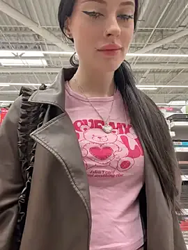 LT-333 – webcam model profile photo Image 14