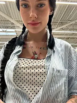 LT-333 – webcam model profile photo Image 18