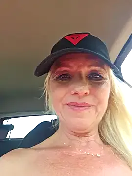 akamilasweetcm101 – webcam model profile photo Image 4