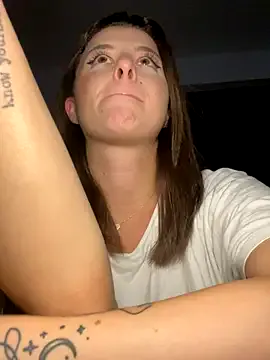 Red_Lola – webcam model profile photo Image 14