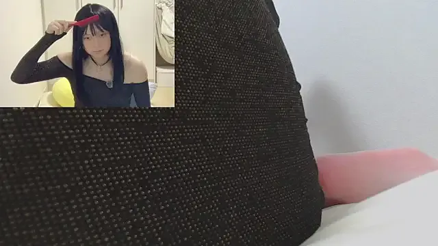 LoisLayne – webcam model profile photo Image 18