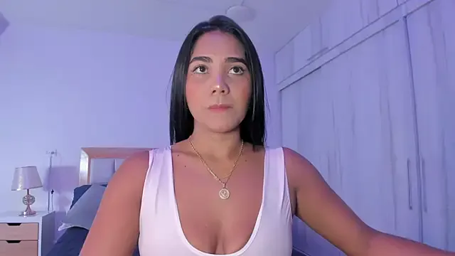 akamilasweetcm101 – webcam model profile photo Image 4