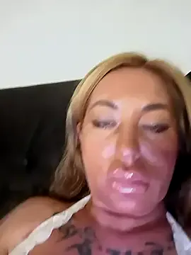 AmiiraSkky – webcam model profile photo Image 12