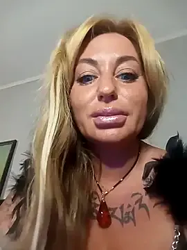 AmiiraSkky – webcam model profile photo Image 16