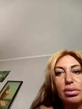 AmiiraSkky – webcam model profile photo Image 9