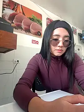 ElinaSwift webcam show Image 4