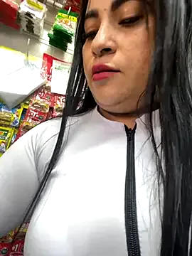 AryaMyers – webcam model profile photo Image 15