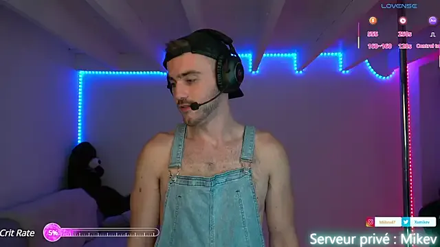 Hottyhousewife18 – webcam model profile photo Image 4