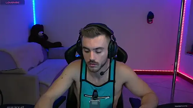 Hottyhousewife18 – webcam model profile photo Image 6