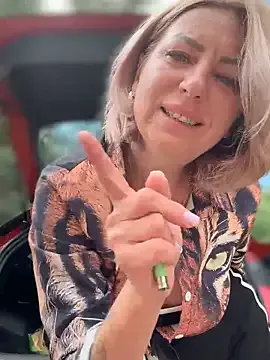 akamilasweetcm101 – webcam model profile photo Image 2