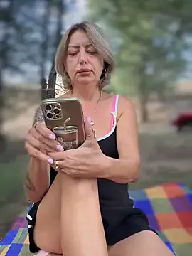 akamilasweetcm101 – webcam model profile photo Image 6