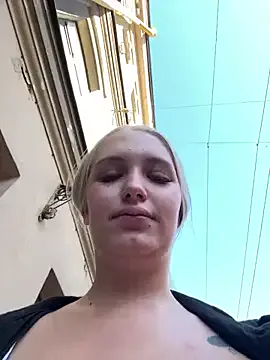 Kendra_Mom – webcam model profile photo Image 12