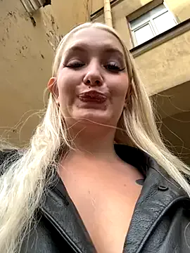 Kendra_Mom – webcam model profile photo Image 15