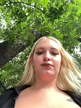 Kendra_Mom – webcam model profile photo Image 7