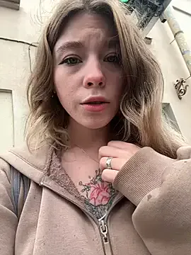 akamilasweetcm101 – webcam model profile photo Image 2