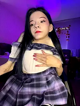 NOWA – webcam model profile photo Image 18