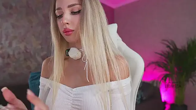 PocketSizeOliviaLive webcam show Image 15