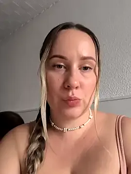 MelodyCruze – webcam model profile photo Image 13