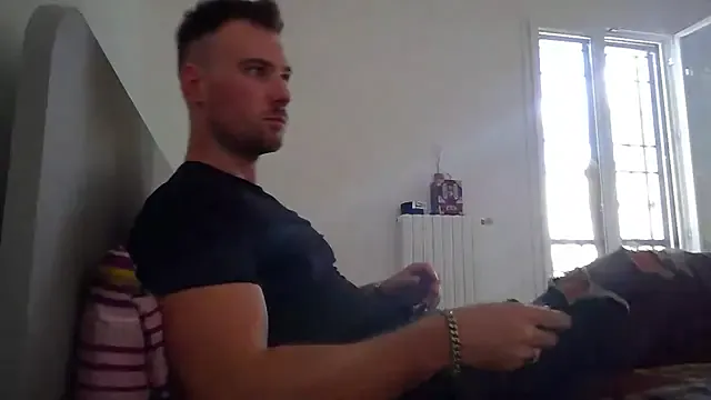 nmnk_CH – webcam model profile photo Image 11