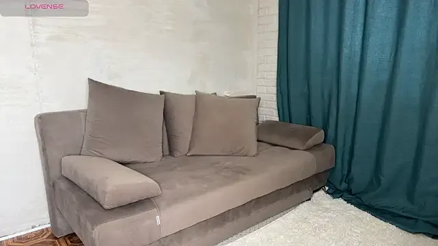 LauCamila – webcam model profile photo Image 11