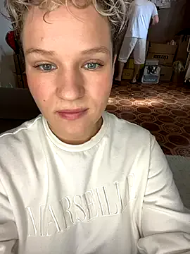 LauCamila – webcam model profile photo Image 13