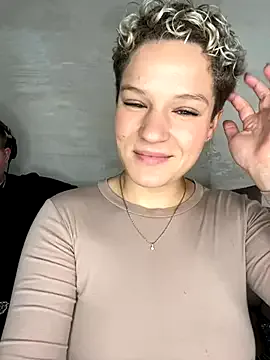 LauCamila – webcam model profile photo Image 14